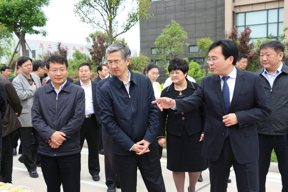 全國人大建設(shè)委員會(huì)副主任鄧凱.jpg